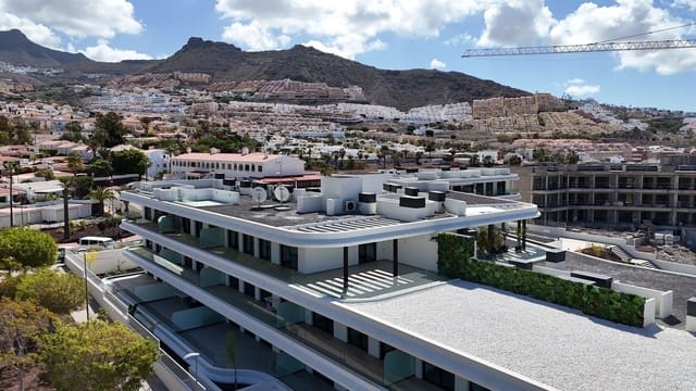 3 makuuhuone Huoneisto myytävänä paikassa Playa de Fañabé Alto, Adeje mukana uima-altaan 
autotalli - 1 295 000 € (Ref: 9558743)