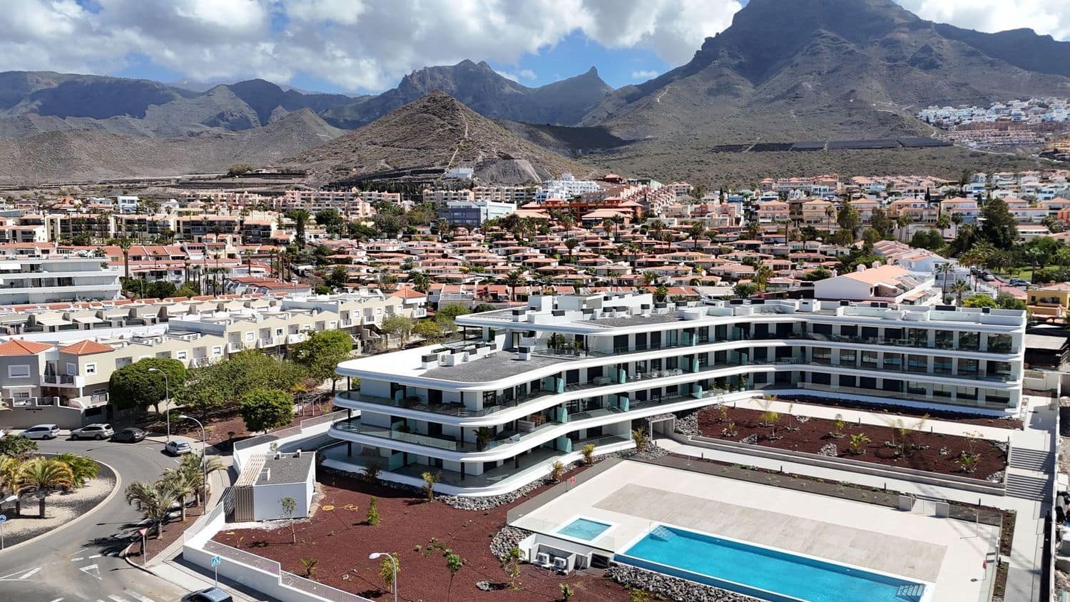 3 makuuhuone Huoneisto myytävänä paikassa Costa Adeje mukana uima-altaan 
autotalli - 1 295 000 € (Ref: 9558743)