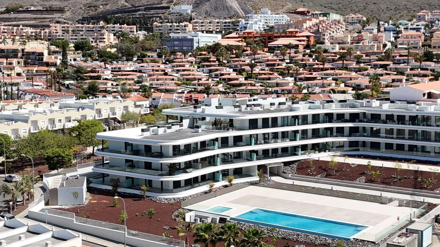 3 makuuhuone Huoneisto myytävänä paikassa Costa Adeje mukana uima-altaan 
autotalli - 1 295 000 € (Ref: 9558743)