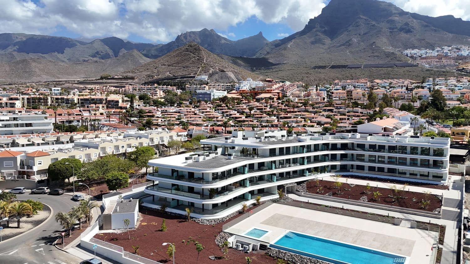 3 makuuhuone Huoneisto myytävänä paikassa Costa Adeje mukana uima-altaan 
autotalli - 1 295 000 € (Ref: 9558743)