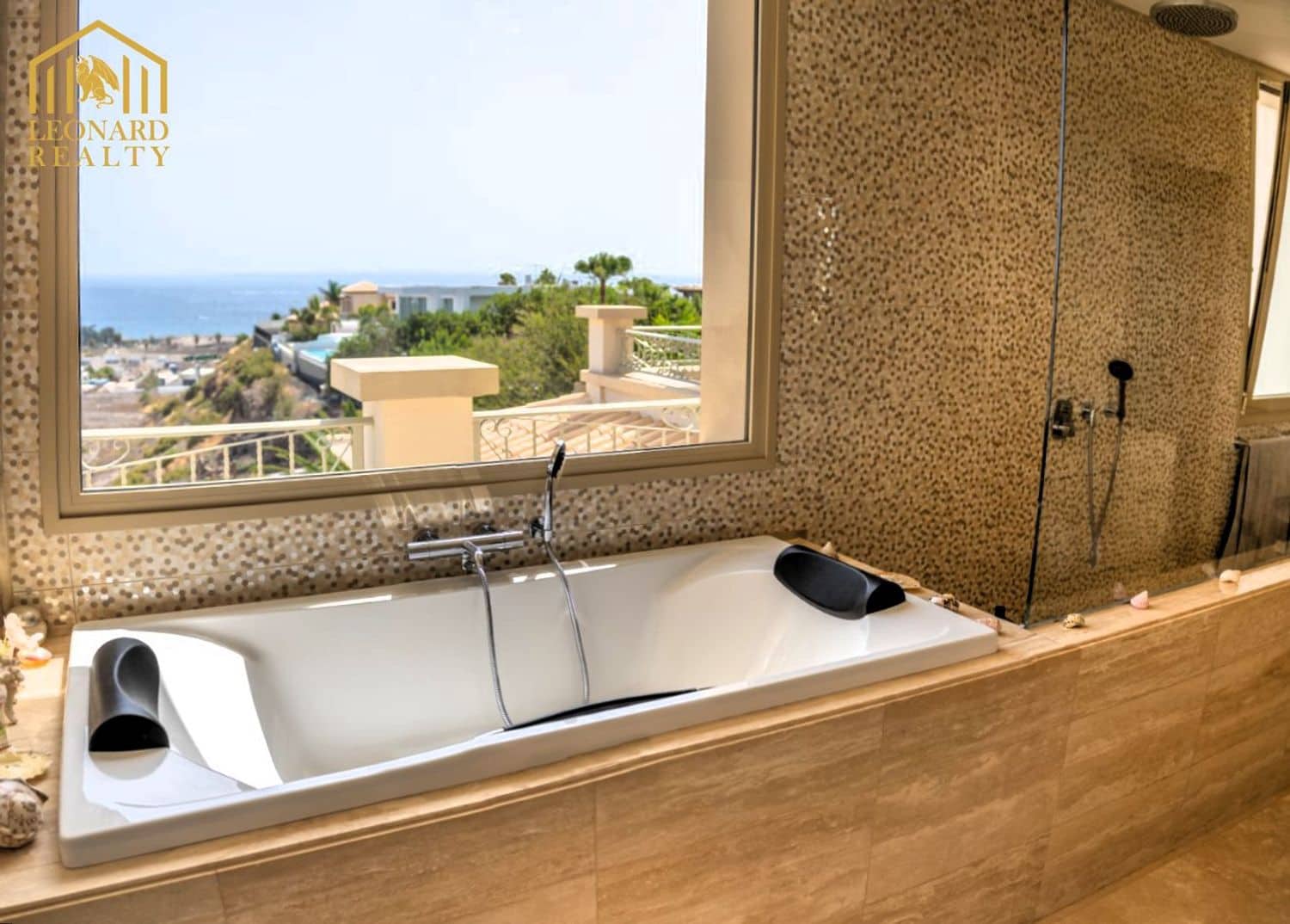 6 chambre Villa/Maison à vendre à La Caleta Adeje avec piscine garage - 5 950 000 € (Ref: 9558744)