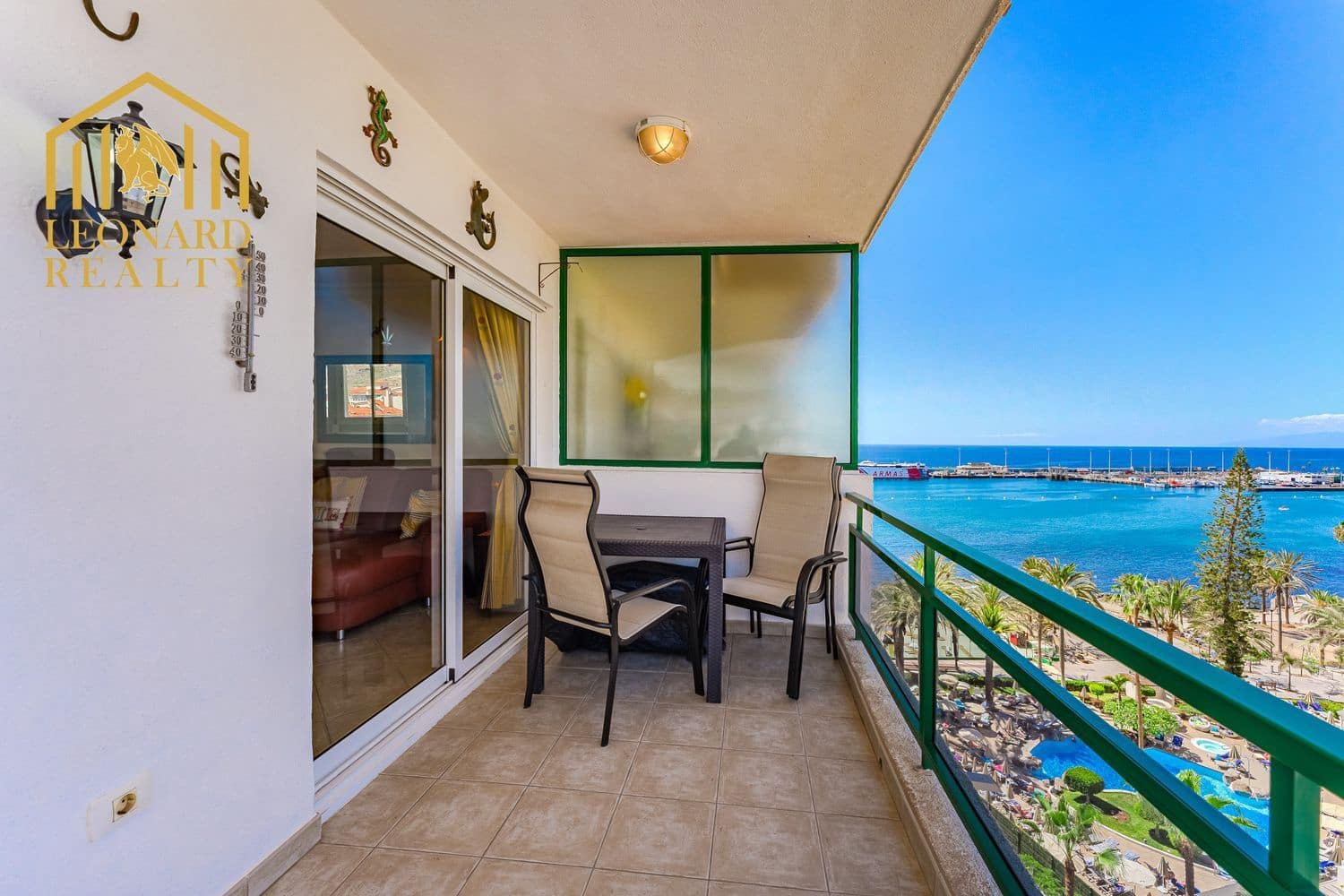 1 soverom Leilighet til salgs i Los Cristianos med svømmebasseng garasje - € 315 000 (Ref: 9560878)