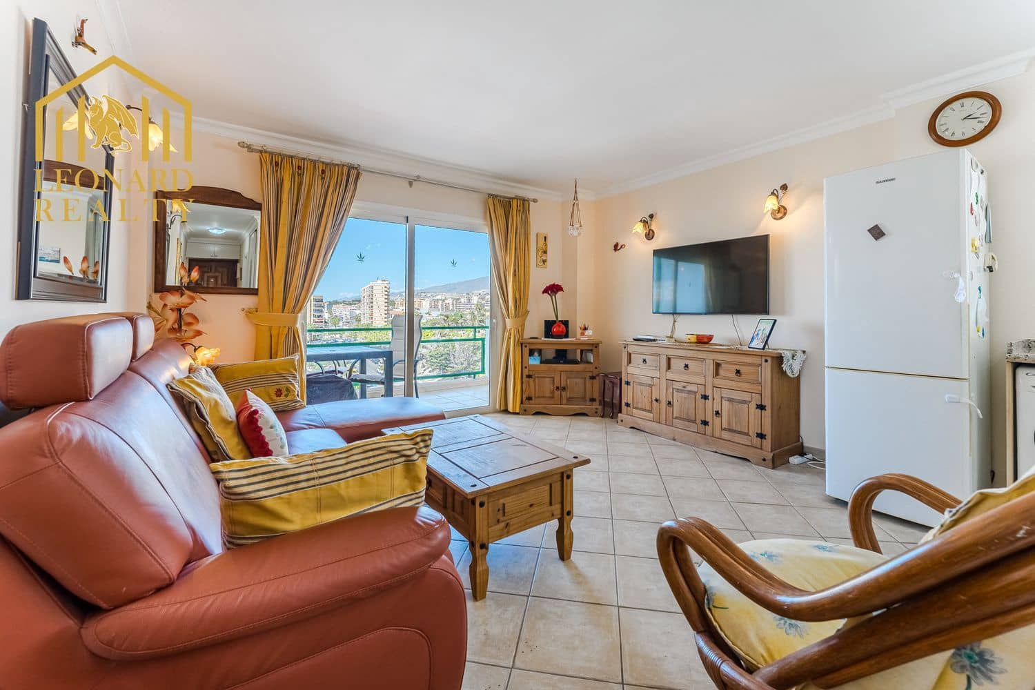 1 soverom Leilighet til salgs i Los Cristianos med svømmebasseng garasje - € 315 000 (Ref: 9560878)