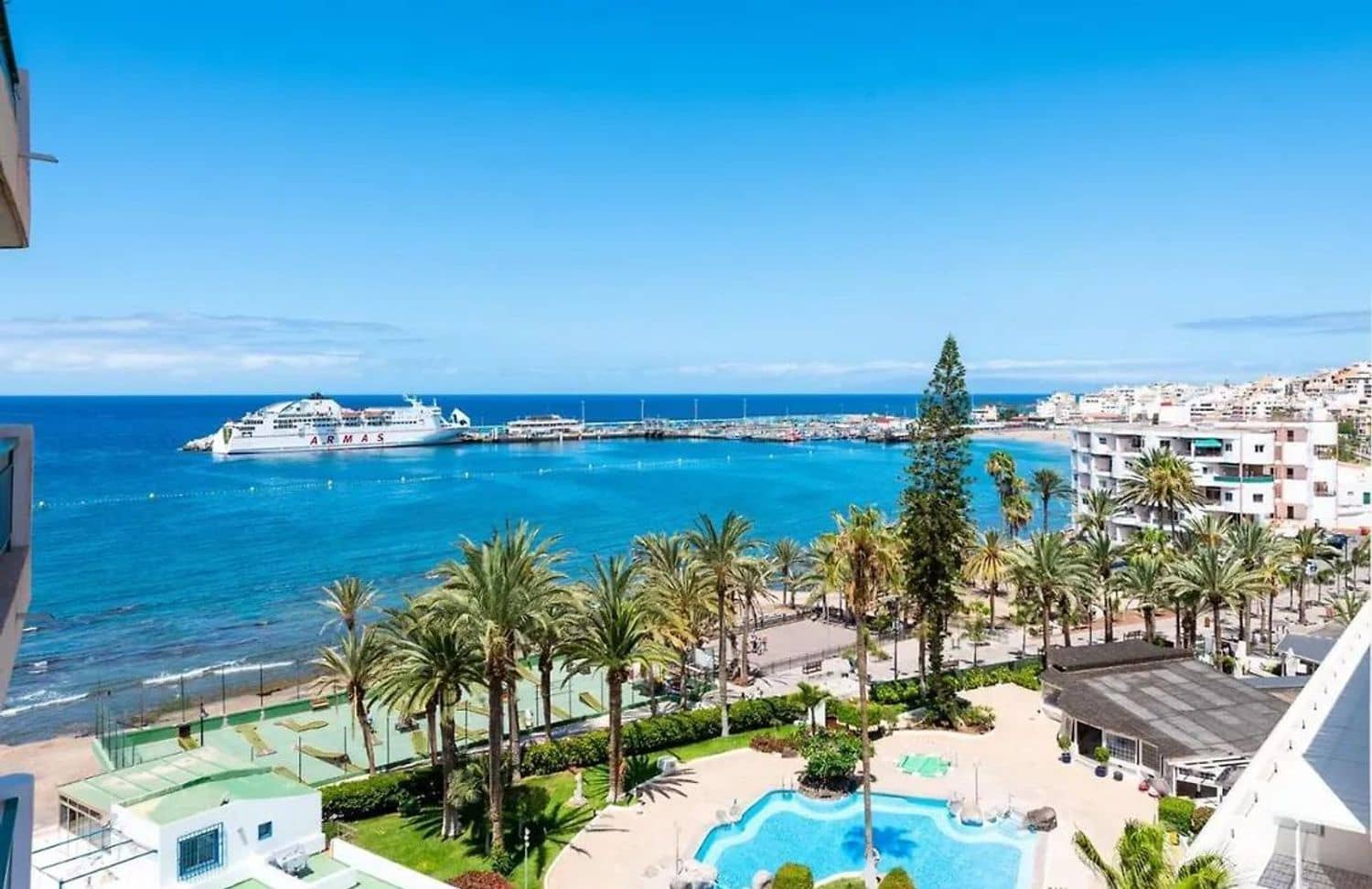 1 soverom Leilighet til salgs i Los Cristianos med svømmebasseng garasje - € 315 000 (Ref: 9560878)