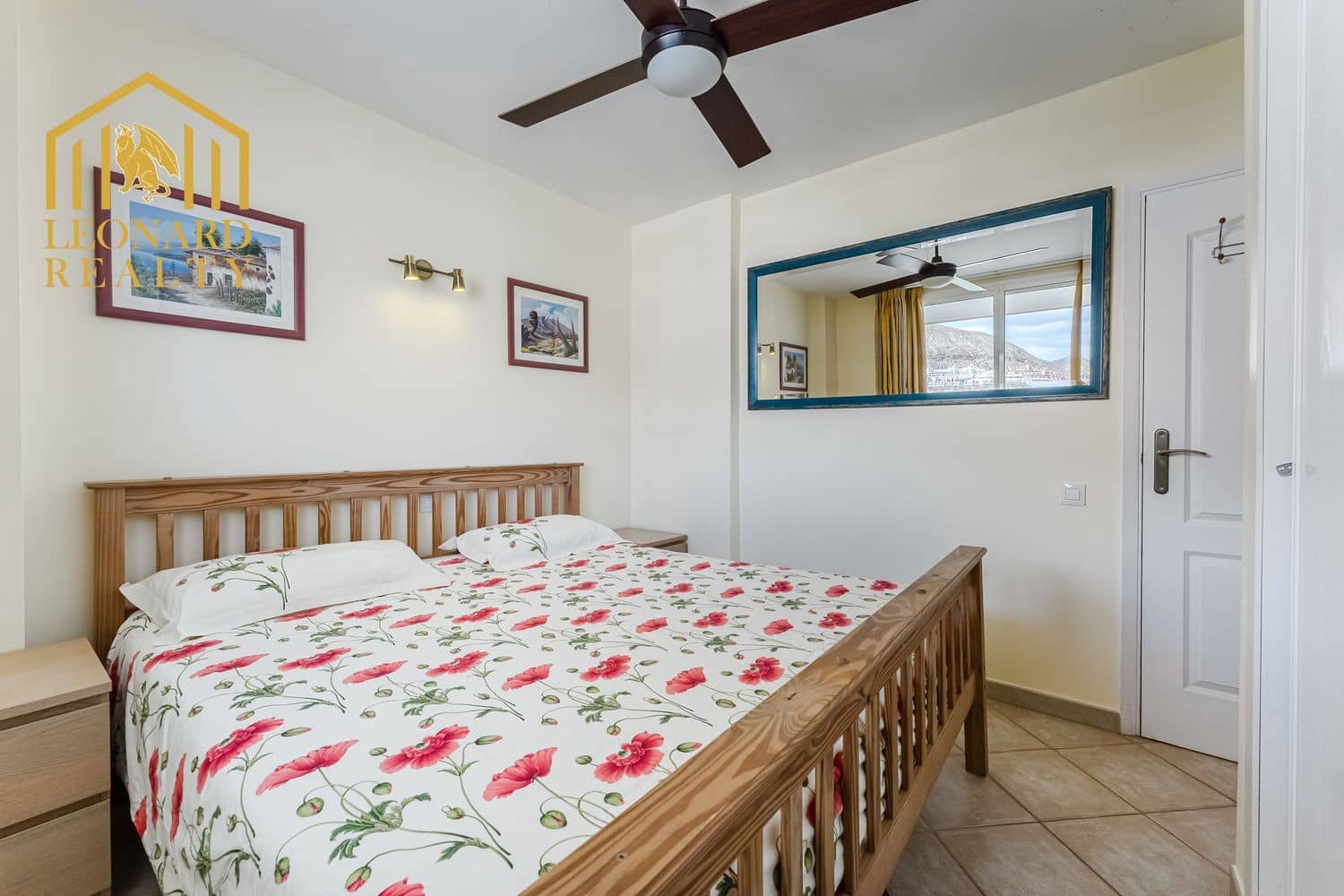 1 soverom Leilighet til salgs i Los Cristianos med svømmebasseng garasje - € 315 000 (Ref: 9560878)