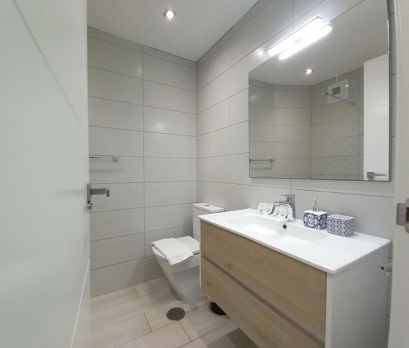 Huoneisto myytävänä paikassa Playa de las Americas mukana uima-altaan 
autotalli - 299 000 € (Ref: 9560881)