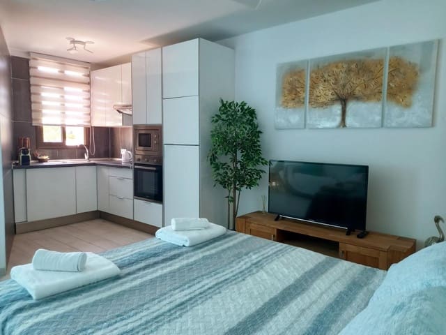 Huoneisto myytävänä paikassa Playa de las Americas, Arona mukana uima-altaan 
autotalli - 299 000 € (Ref: 9560881)