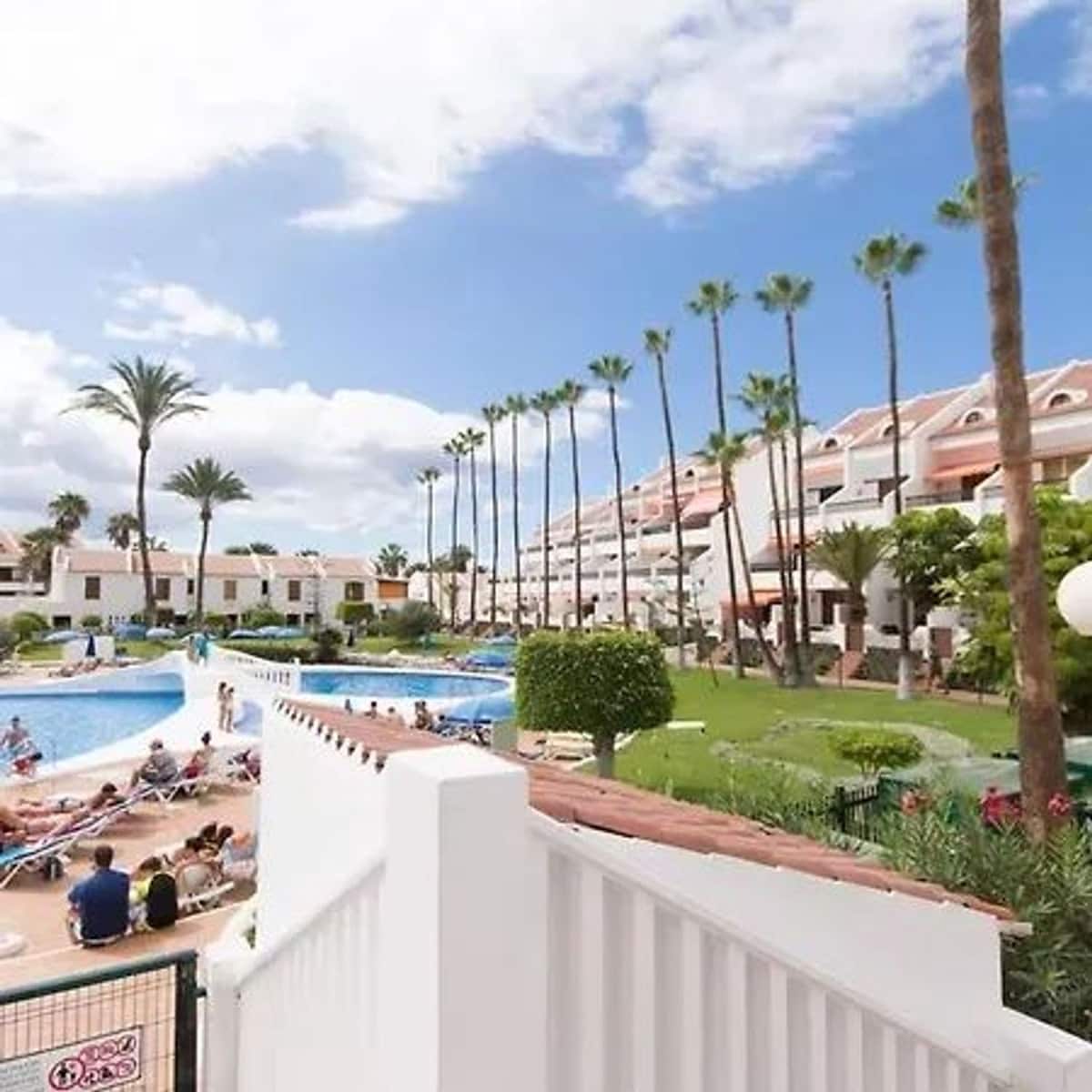 Huoneisto myytävänä paikassa Playa de las Americas mukana uima-altaan 
autotalli - 299 000 € (Ref: 9560881)