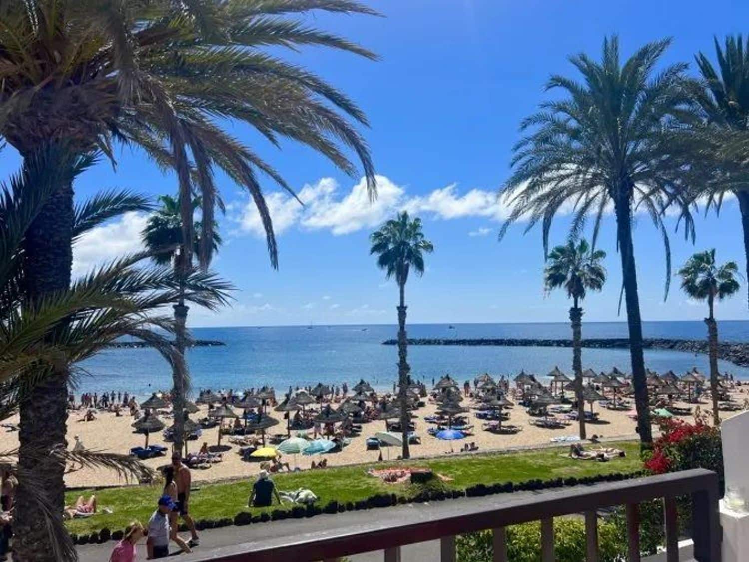 Huoneisto myytävänä paikassa Playa de las Americas mukana uima-altaan 
autotalli - 299 000 € (Ref: 9560881)