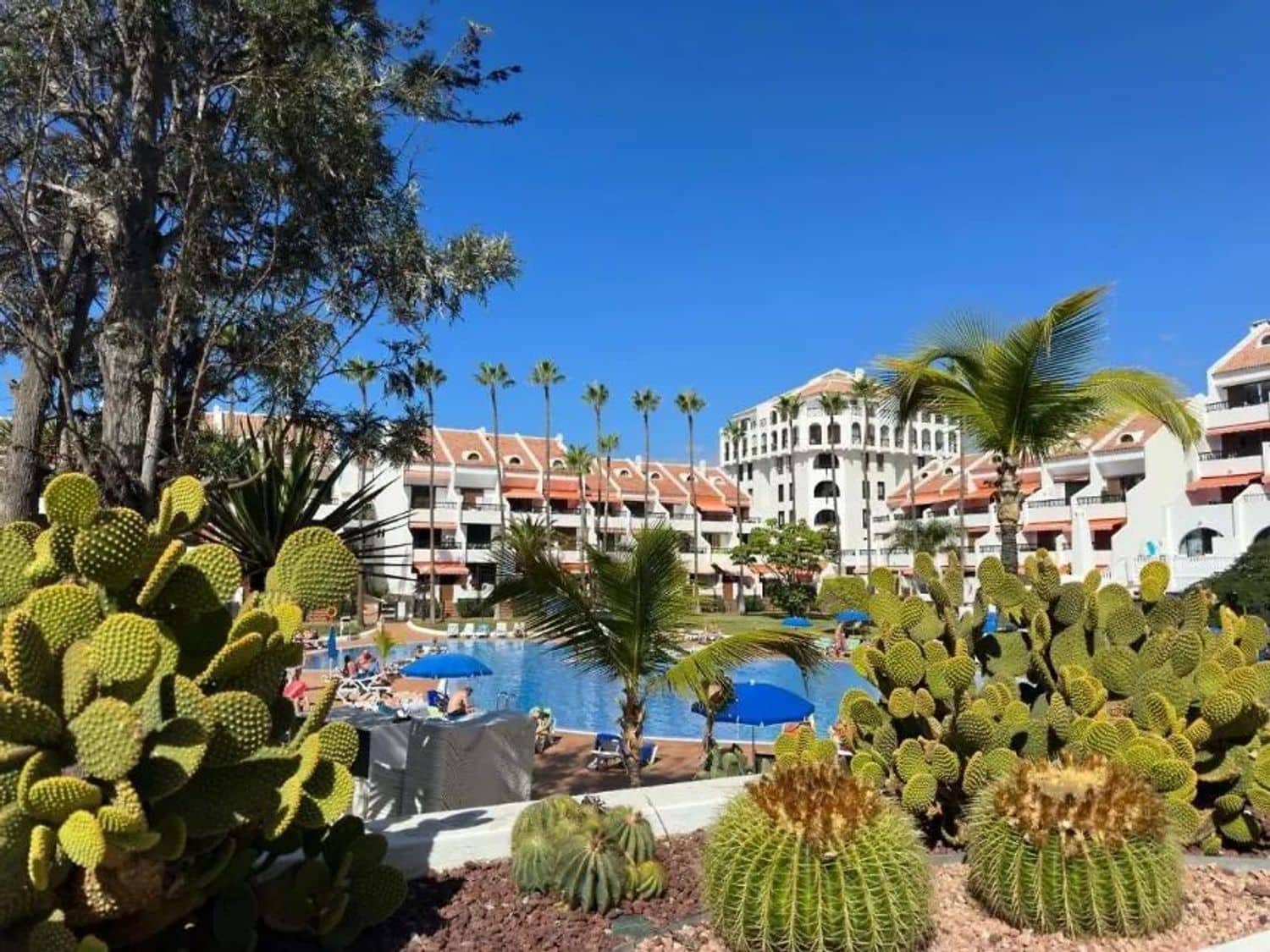 Huoneisto myytävänä paikassa Playa de las Americas mukana uima-altaan 
autotalli - 299 000 € (Ref: 9560881)