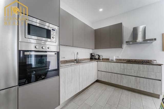 4 chambre Appartement à vendre à Torviscas Centro y Alto, Adeje avec piscine garage - 375 000 € (Ref: 9560883)