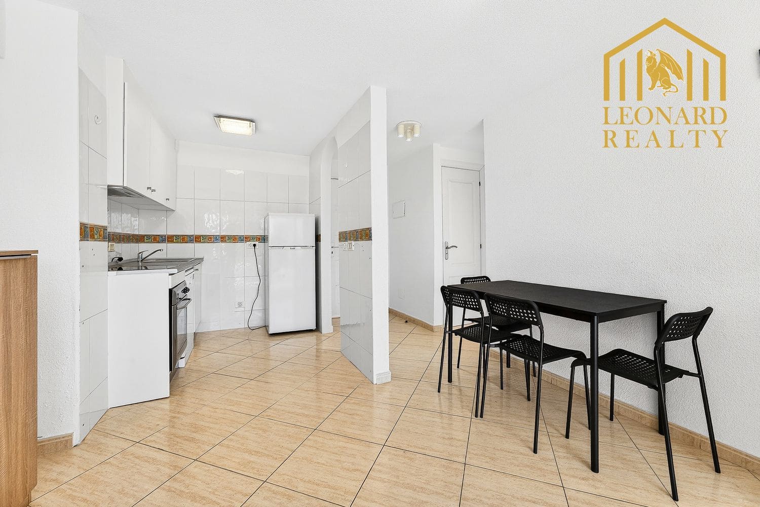 1 soverom Leilighet til salgs i Los Cristianos med garasje - € 320 000 (Ref: 9573700)