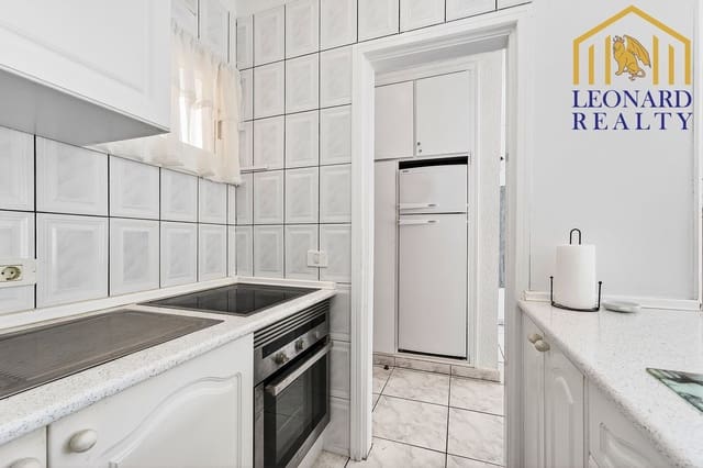 1 Zimmer Apartment zu verkaufen in Los Cristianos, Arona mit Pool Garage - 249.000 € (Ref: 9629579)