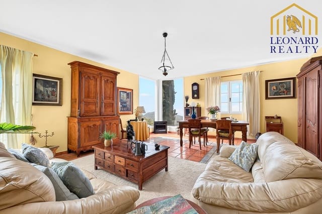 3 slaapkamer Villa te koop in La Camella, Arona met garage - € 580.000 (Ref: 9632869)