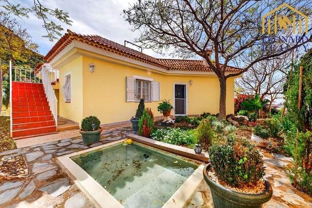 3 slaapkamer Villa te koop in La Camella, Arona met garage - € 580.000 (Ref: 9632869)