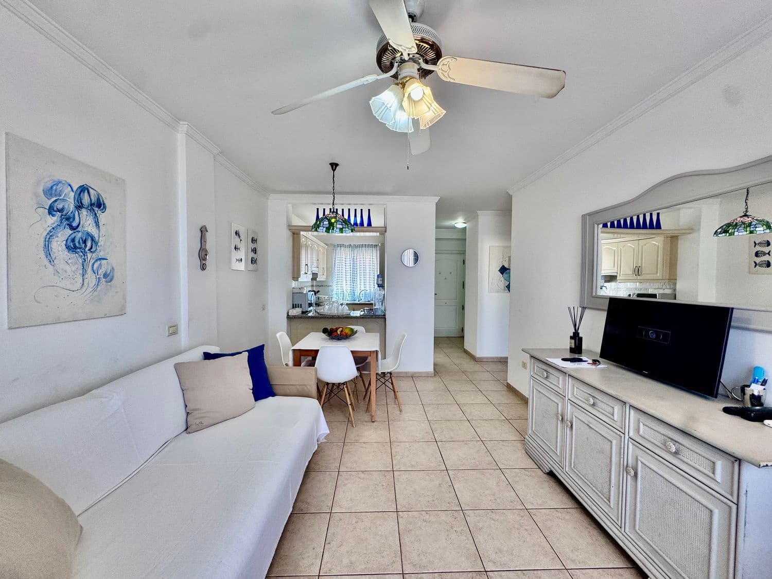 1 slaapkamer Appartement te koop in Los Cristianos met zwembad garage - € 299.000 (Ref: 9658159)