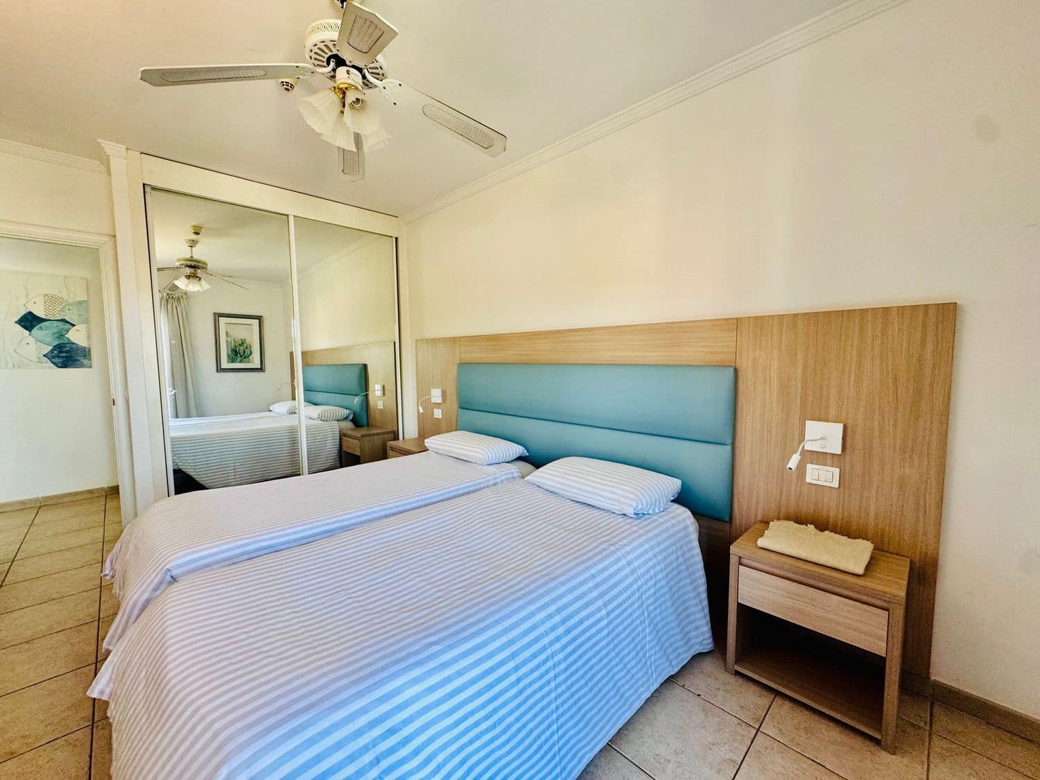 1 slaapkamer Appartement te koop in Los Cristianos met zwembad garage - € 299.000 (Ref: 9658159)