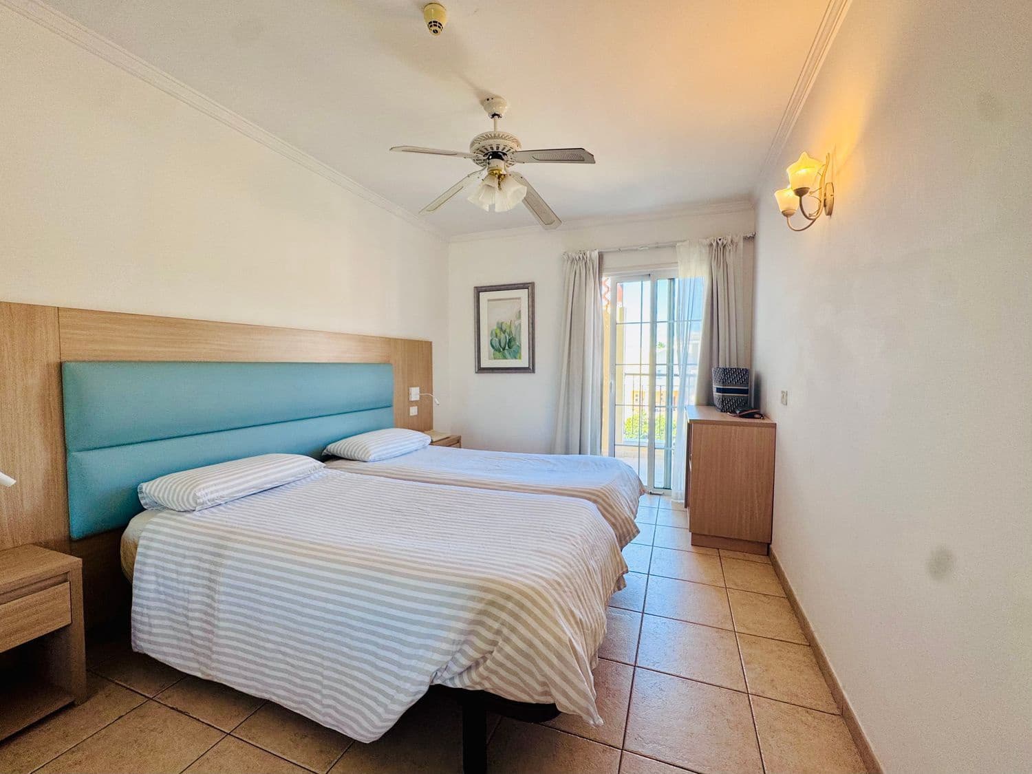 1 slaapkamer Appartement te koop in Los Cristianos met zwembad garage - € 299.000 (Ref: 9658159)