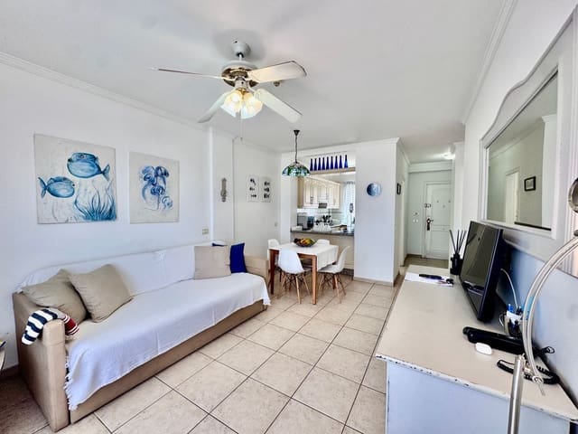 1 slaapkamer Appartement te koop in Los Cristianos, Arona met zwembad garage - € 299.000 (Ref: 9658159)