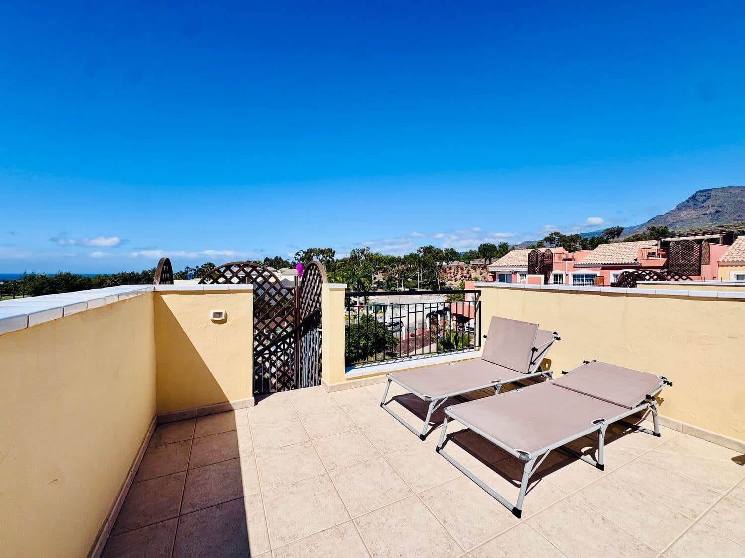 1 slaapkamer Appartement te koop in Los Cristianos met zwembad garage - € 299.000 (Ref: 9658159)