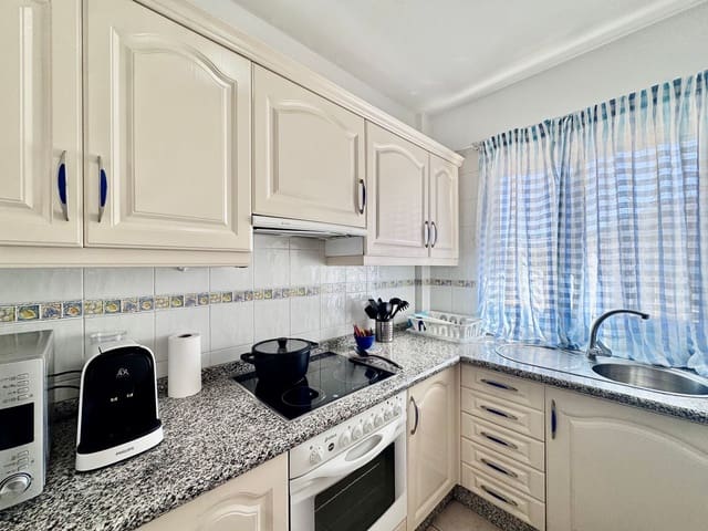 1 slaapkamer Appartement te koop in Los Cristianos, Arona met zwembad garage - € 299.000 (Ref: 9658159)