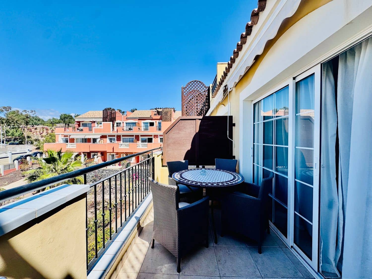 1 slaapkamer Appartement te koop in Los Cristianos met zwembad garage - € 299.000 (Ref: 9658159)