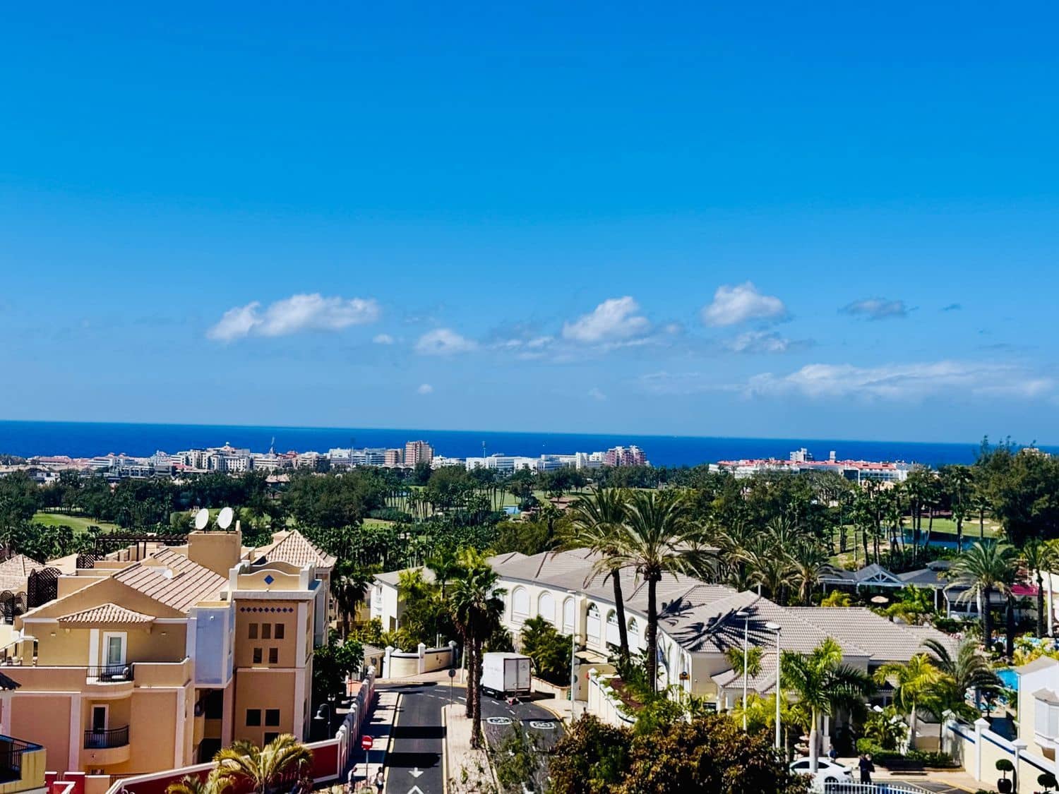 1 slaapkamer Appartement te koop in Los Cristianos met zwembad garage - € 299.000 (Ref: 9658159)