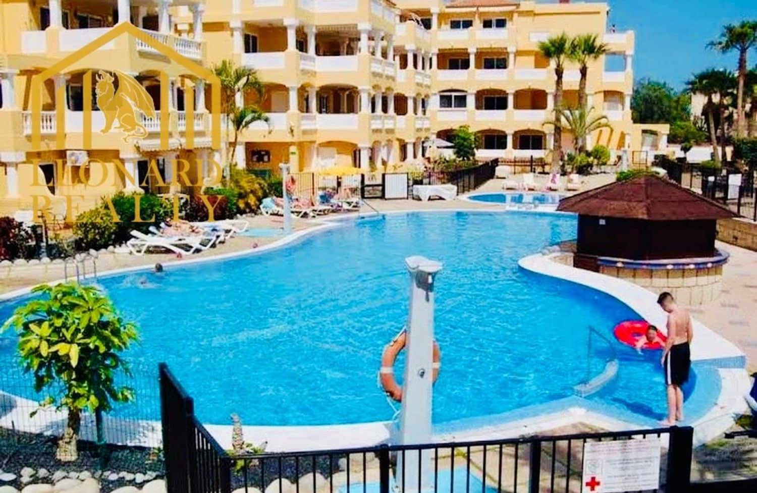 2 makuuhuone Huoneisto myytävänä paikassa San Miguel de Abona mukana uima-altaan 
autotalli - 330 000 € (Ref: 9709475)