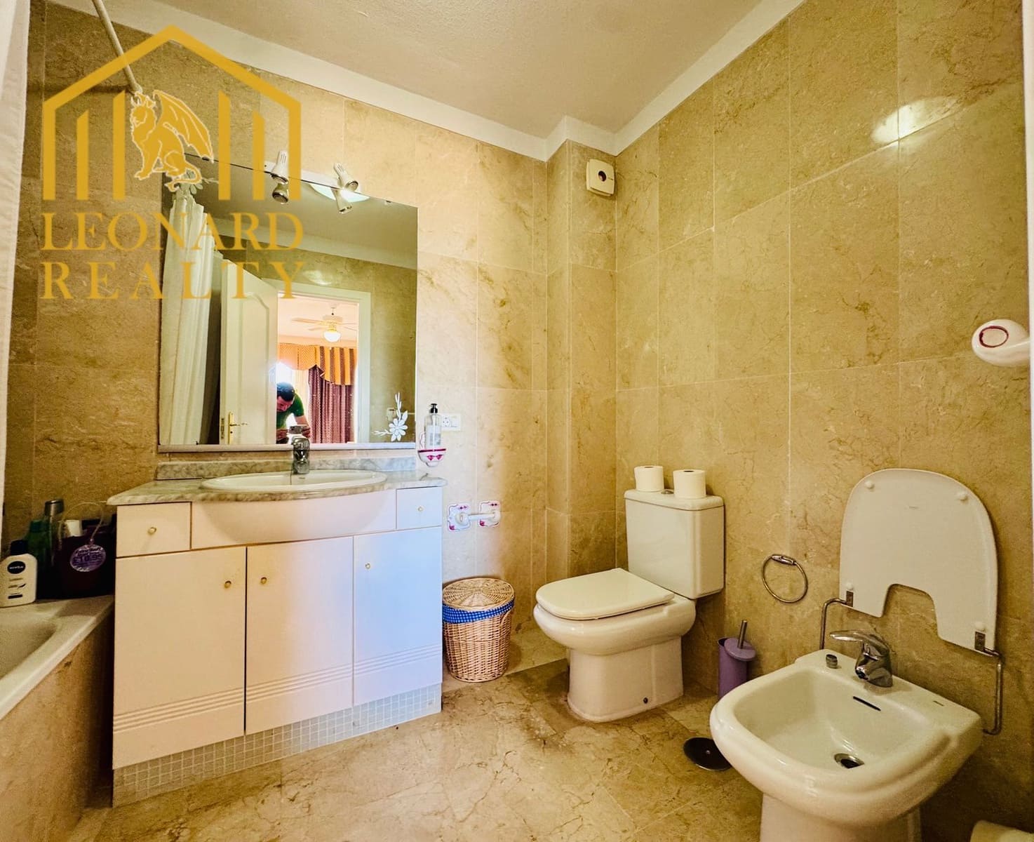 2 makuuhuone Huoneisto myytävänä paikassa San Miguel de Abona mukana uima-altaan 
autotalli - 330 000 € (Ref: 9709475)