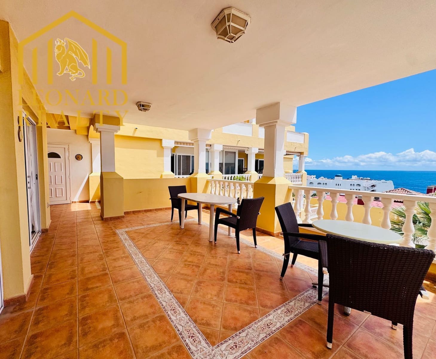 2 makuuhuone Huoneisto myytävänä paikassa San Miguel de Abona mukana uima-altaan 
autotalli - 330 000 € (Ref: 9709475)