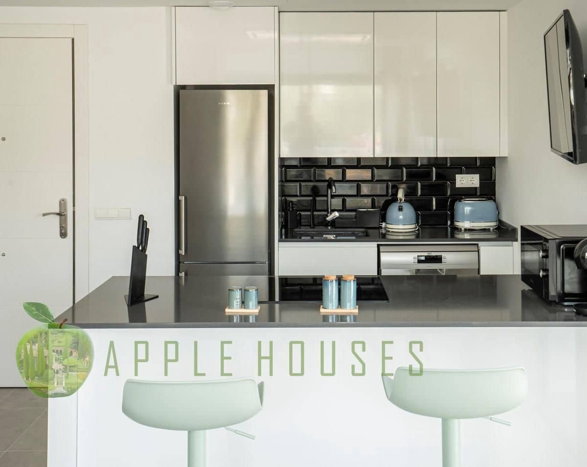 2 bedroom Penthouse for sale in Sitges - € 675,000 (Ref: 8814684)