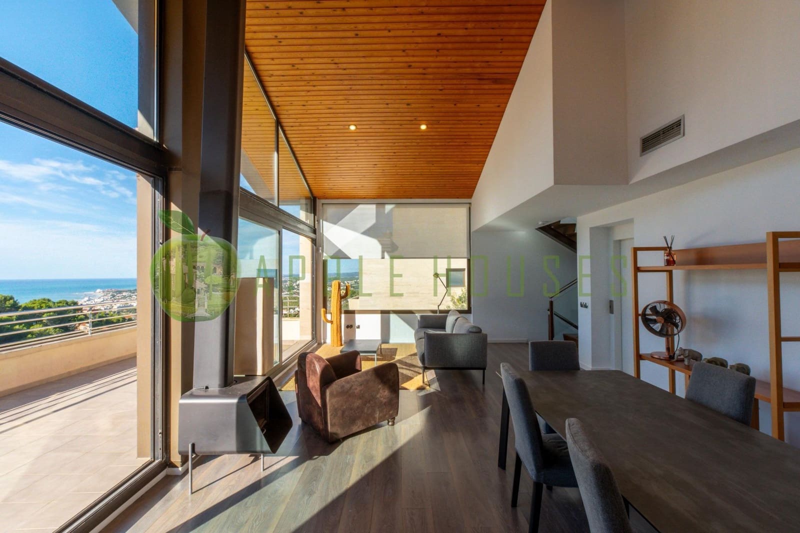 3 bedroom Villa for sale in Sitges with pool garage - € 870,000 (Ref: 8814686)