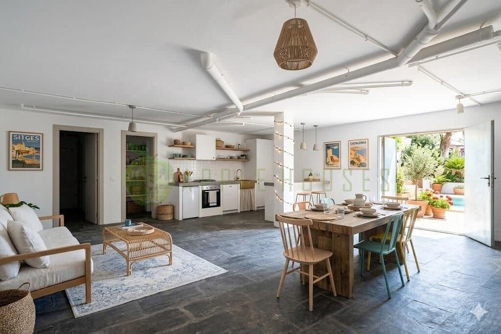 3 bedroom Villa for sale in Sitges with pool garage - € 870,000 (Ref: 8814686)