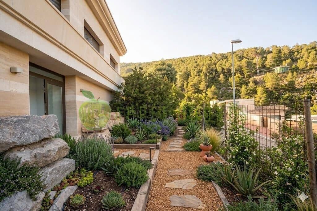 3 bedroom Villa for sale in Sitges with pool garage - € 870,000 (Ref: 8814686)