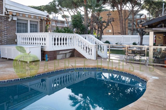 4 soverom Rekkehus til salgs i Castelldefels med svømmebasseng - € 1 150 000 (Ref: 8814692)