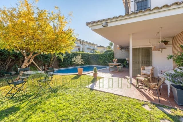 4 soverom Rekkehus til salgs i Sitges med svømmebasseng - € 1 550 000 (Ref: 8814693)
