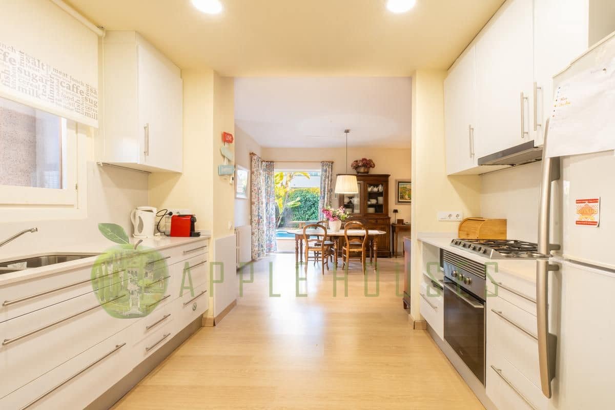 4 soveværelse Rækkehus til salg i Sitges med swimmingpool - € 1.450.000 (Ref: 8814693)