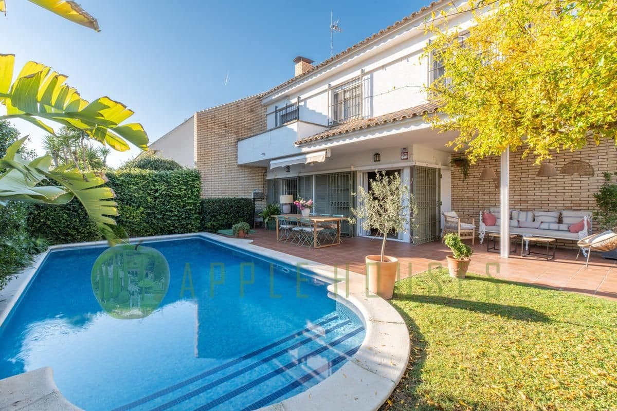 4 soveværelse Rækkehus til salg i Sitges med swimmingpool - € 1.450.000 (Ref: 8814693)