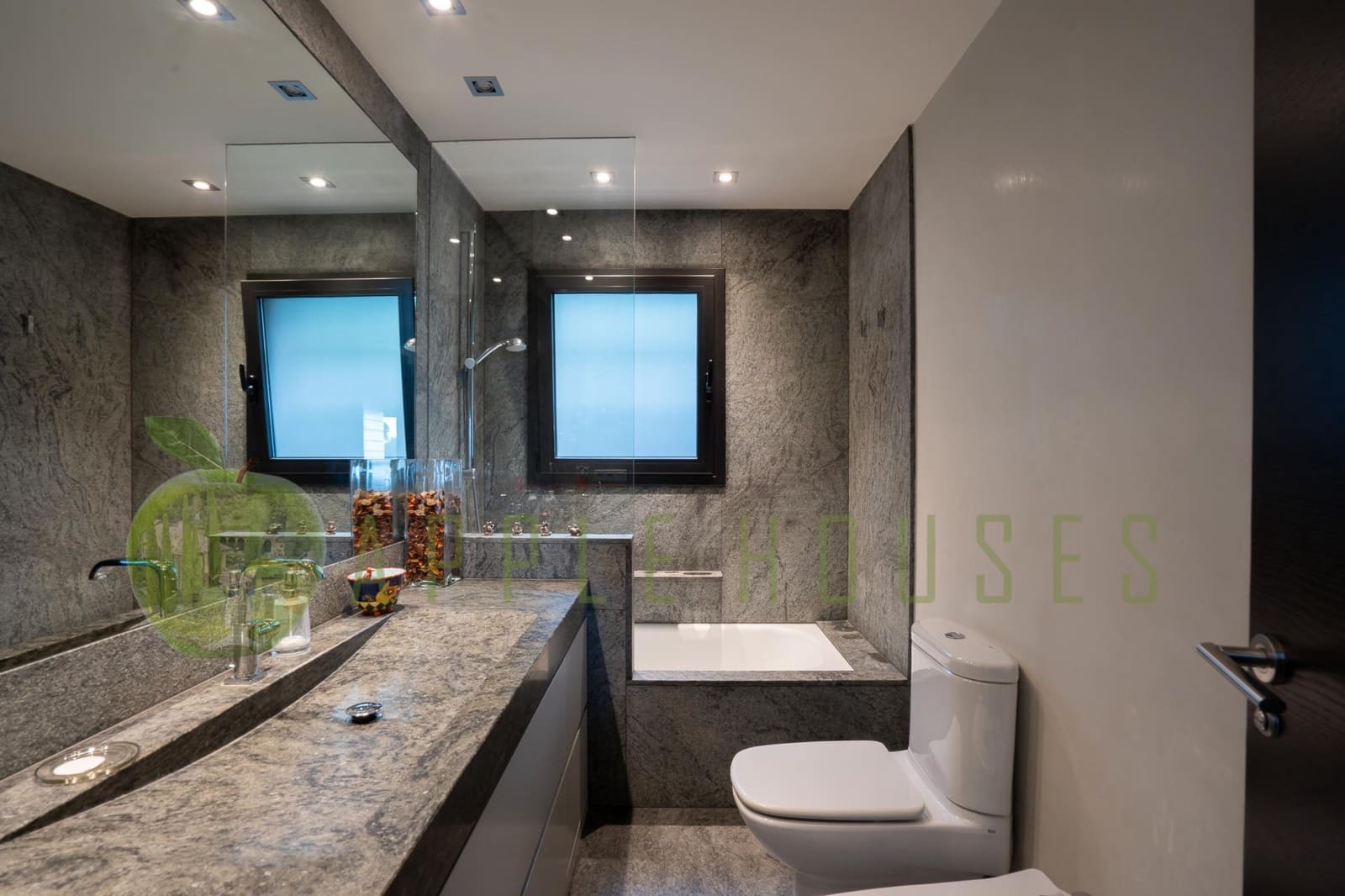 4 bedroom Villa for sale in Premia de Dalt with garage - € 1,149,000 (Ref: 8814694)