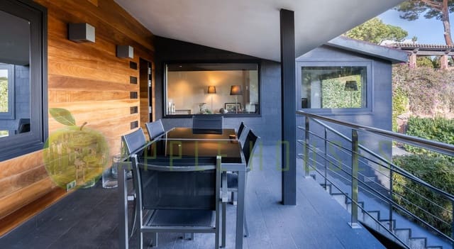 4 soveværelse Villa til salg i Premià de Dalt med garage - € 1.149.000 (Ref: 8814694)