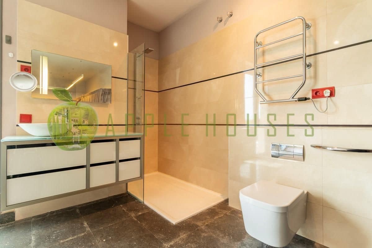 4 soveværelse Villa til salg i Sant Pere de Ribes med garage - € 1.095.000 (Ref: 8814703)