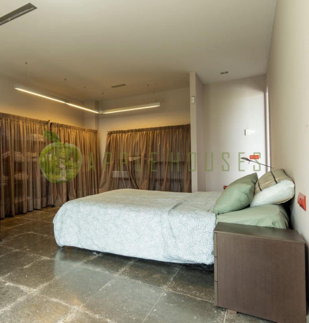 4 bedroom Villa for sale in Sant Pere de Ribes with garage - € 1,095,000 (Ref: 8814703)