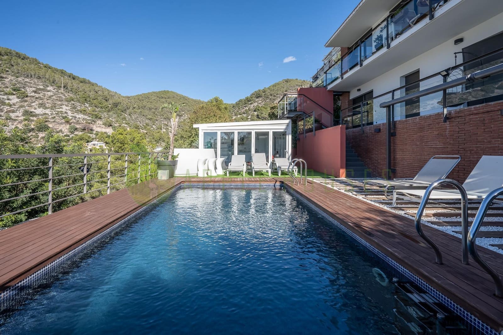 5 sovrum Villa till salu i Sitges med pool - 1 850 000 € (Ref: 8923708)