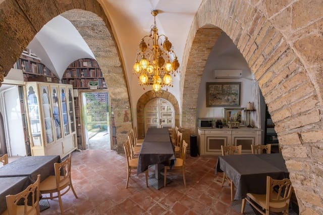 5 bedroom Villa for sale in Sitges - € 1,740,000 (Ref: 9048716)