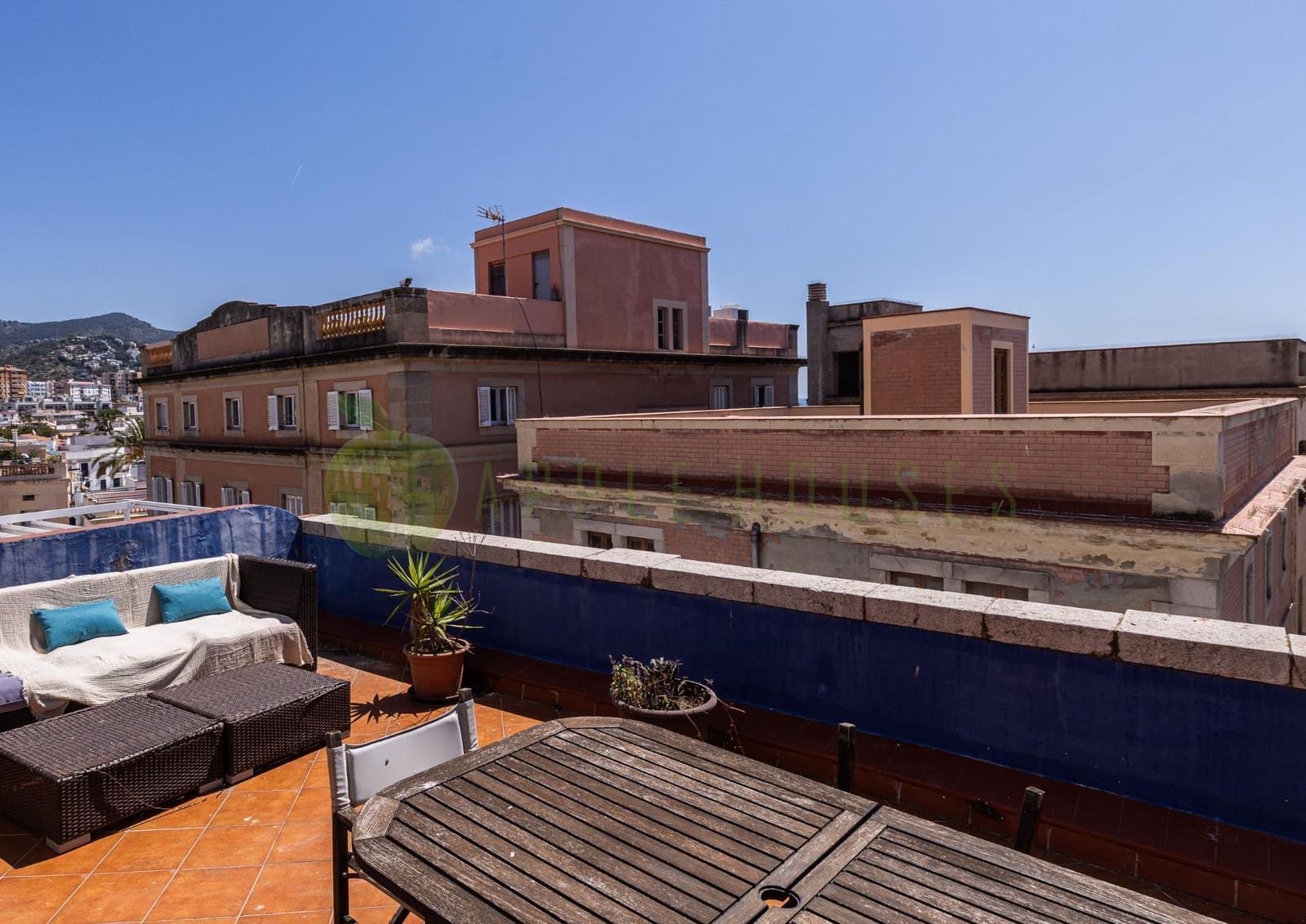 Chalet de 5 habitaciones en Sitges en venta - 1.740.000 € (Ref: 9048716)