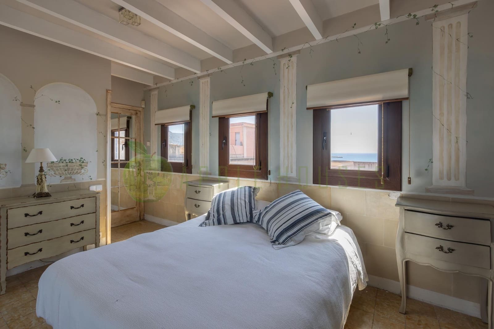 5 bedroom Villa for sale in Sitges - € 1,690,000 (Ref: 9048716)