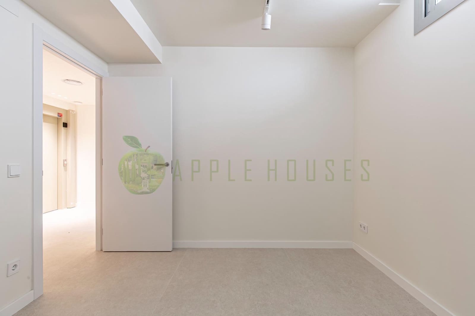5 bedroom Villa for sale in Sitges with pool garage - € 2,690,000 (Ref: 9147055)