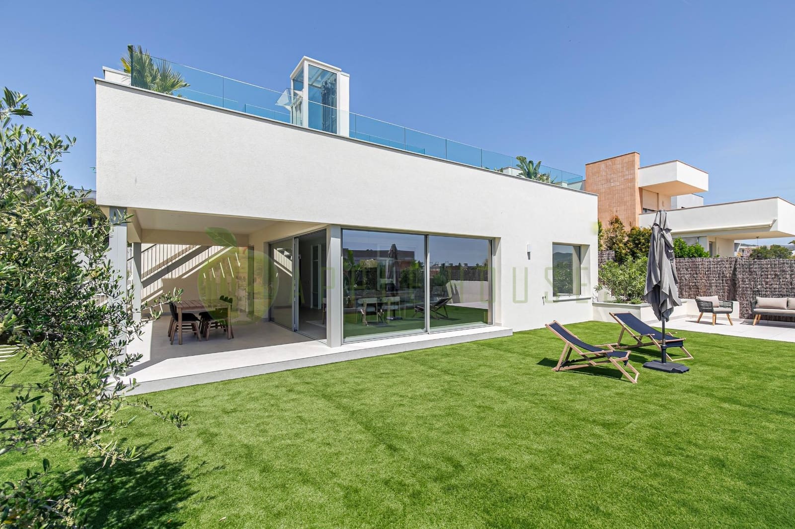 5 bedroom Villa for sale in Sitges with pool garage - € 2,690,000 (Ref: 9147055)