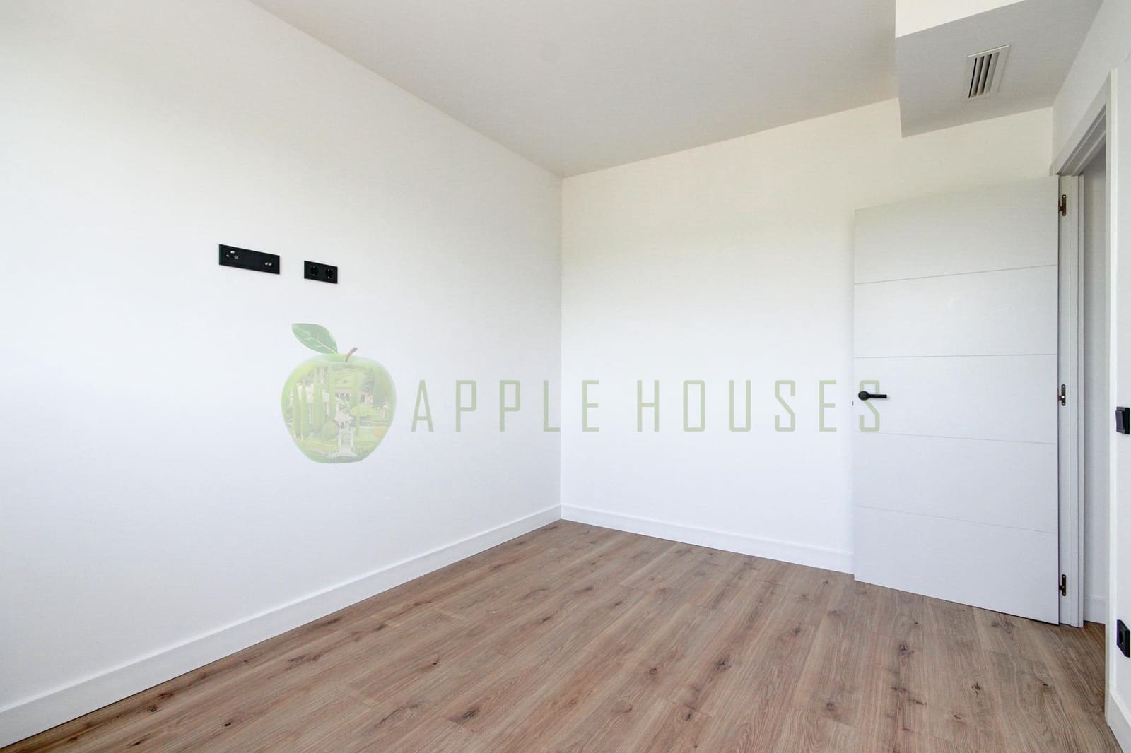 4 soverom Penthouse til salgs i Vilanova i la Geltru med garasje - € 478 000 (Ref: 9195484)