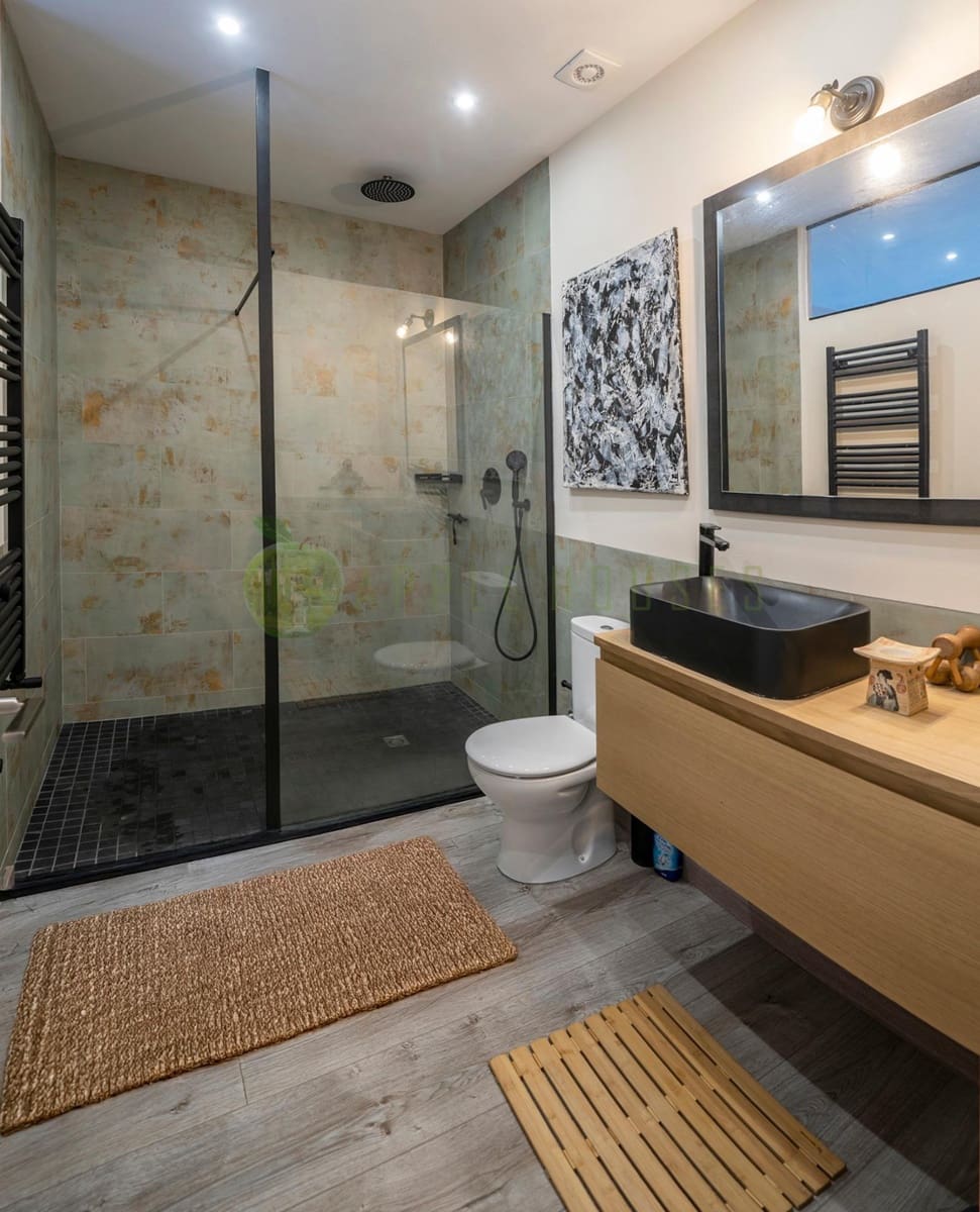 4 bedroom Villa for sale in Sant Marti Sarroca - € 786,000 (Ref: 9264475)